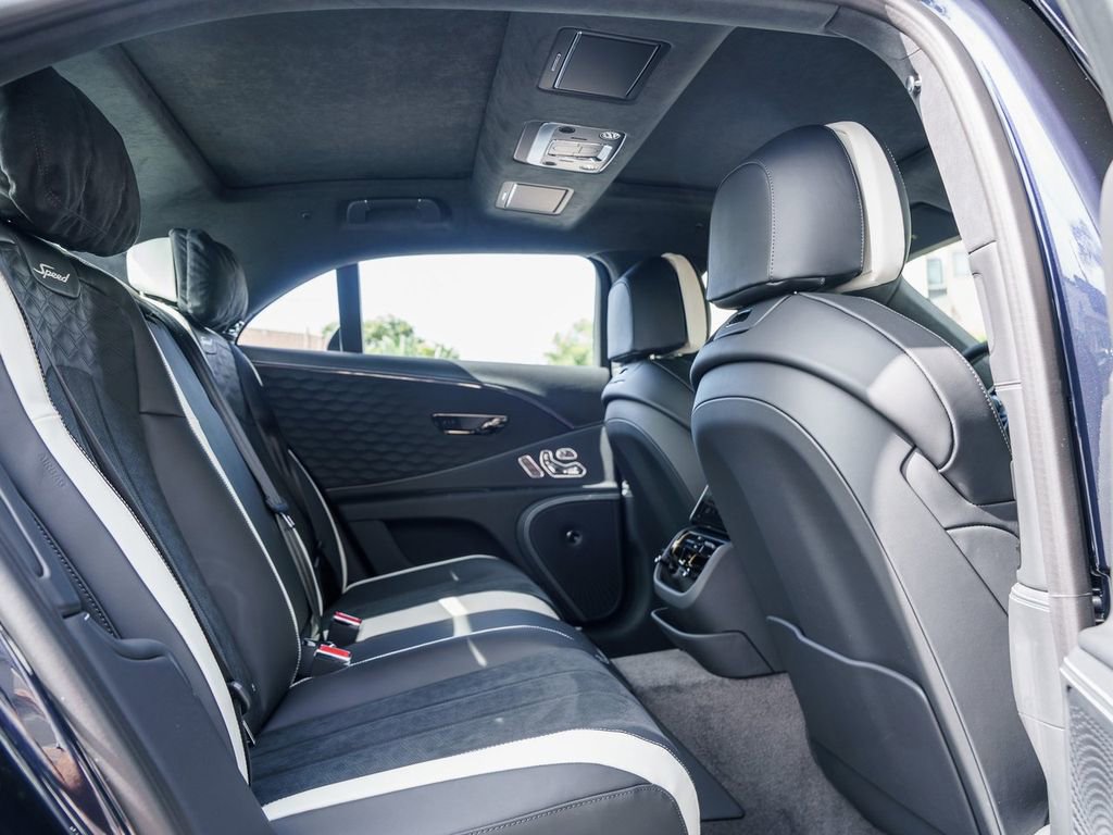 Used 2025 Bentley Flying Spur Plug-In Hybrid AWD/4WD image 21