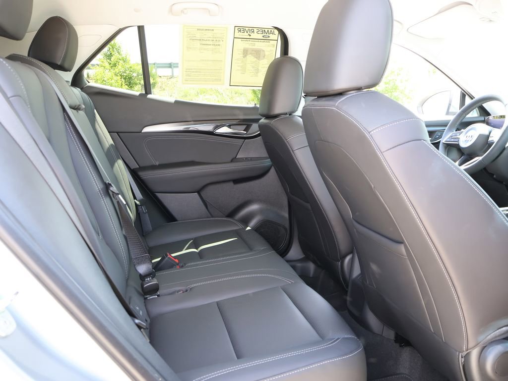 Used 2025 Buick Envision Preferred AWD/4WD image 12