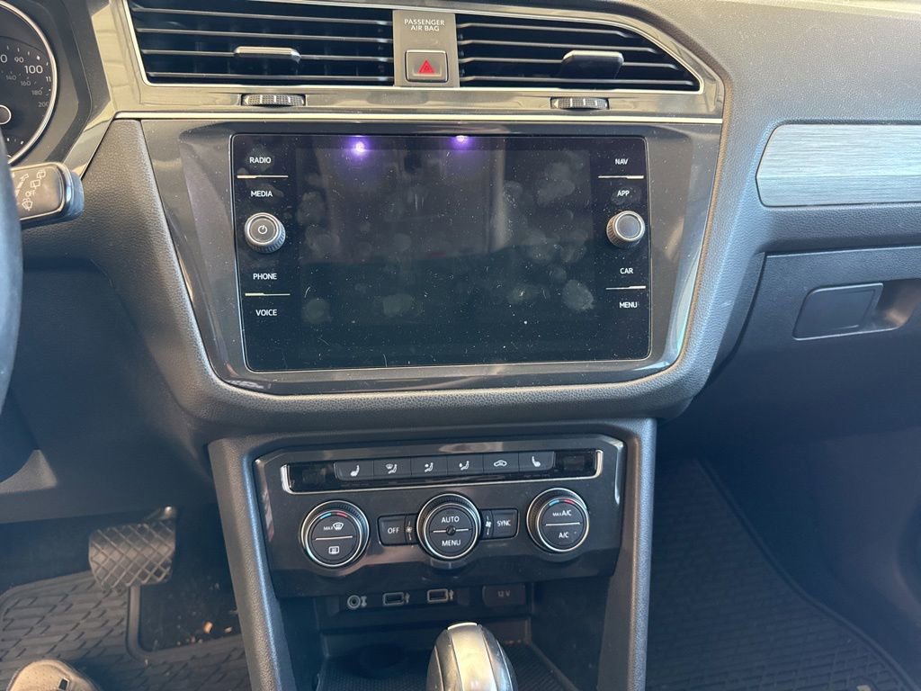 Used 2018 Volkswagen Tiguan SEL FWD image 21