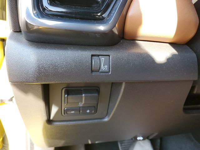 Used 2023 GMC Canyon AT4 image 28