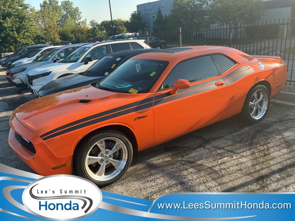 Used 2012 Dodge Challenger R/T RWD image 3