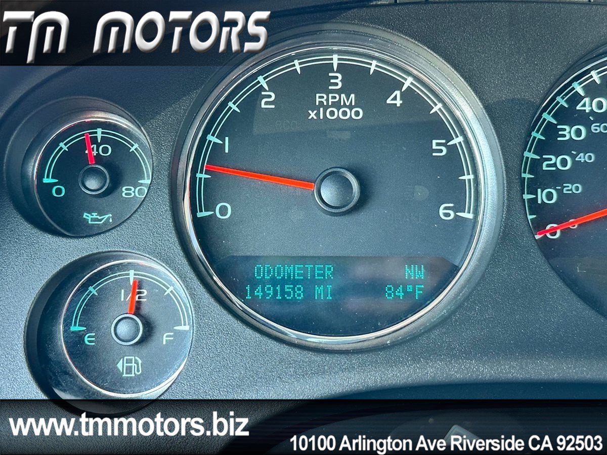 Used 2011 Chevrolet Suburban LT w/ Regional Value Package RWD image 16