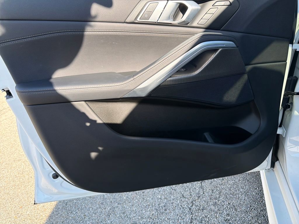 Used 2021 BMW X6 xDrive40i w/ M Sport Package image 16