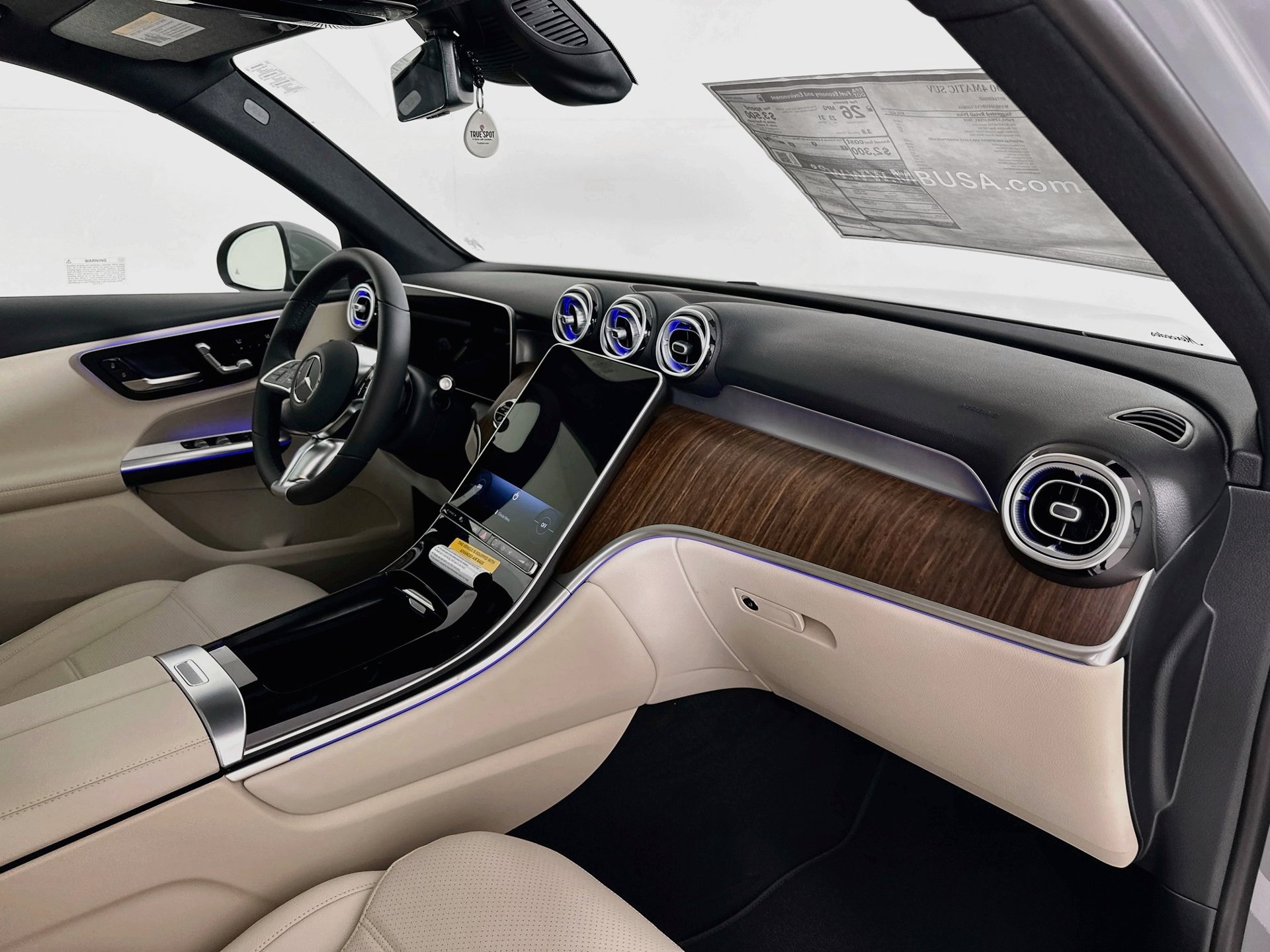 New 2027 Mercedes-Benz GLC 300 4MATIC image 32