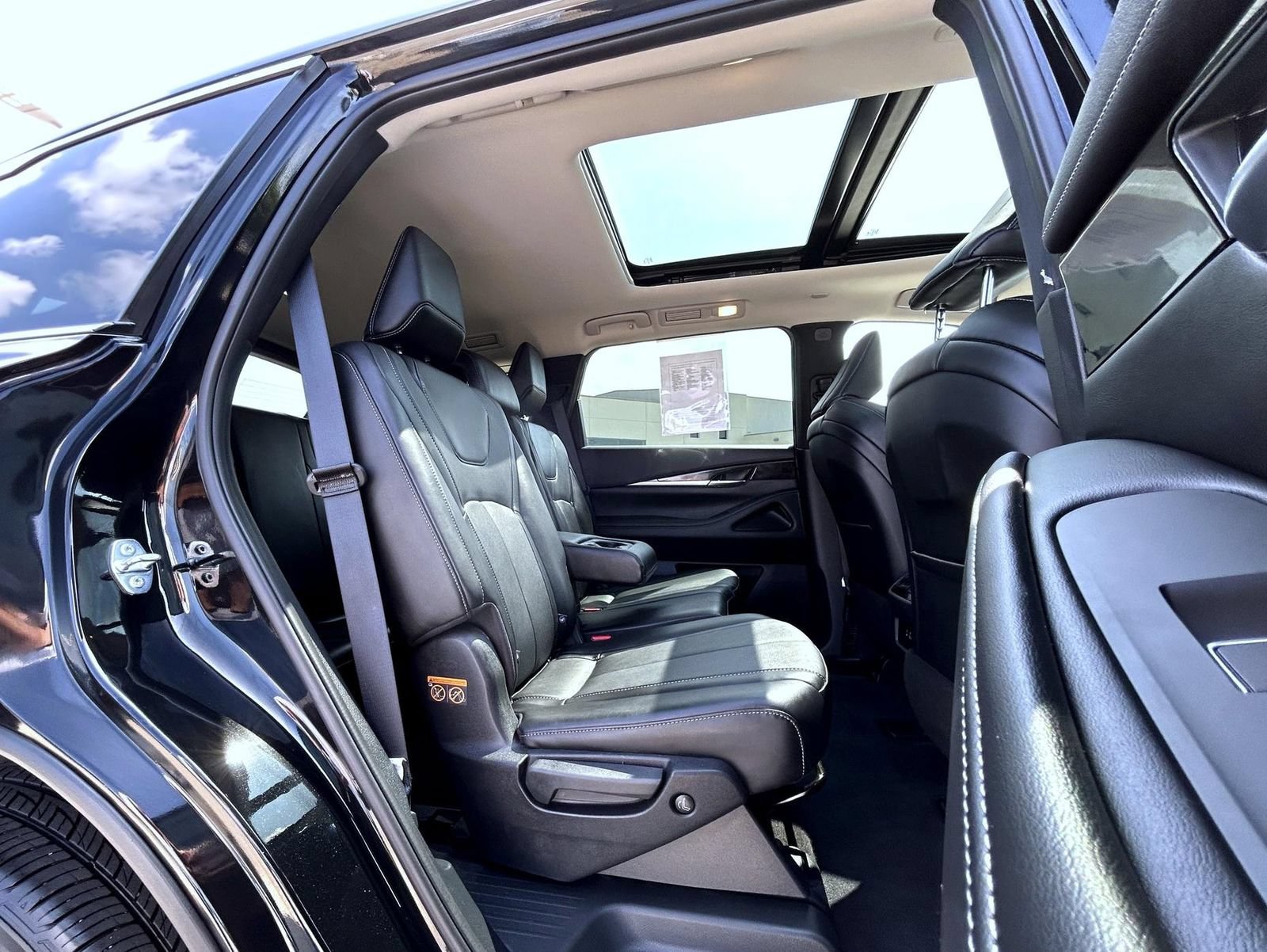 Used 2025 INFINITI QX60 Pure AWD/4WD image 18