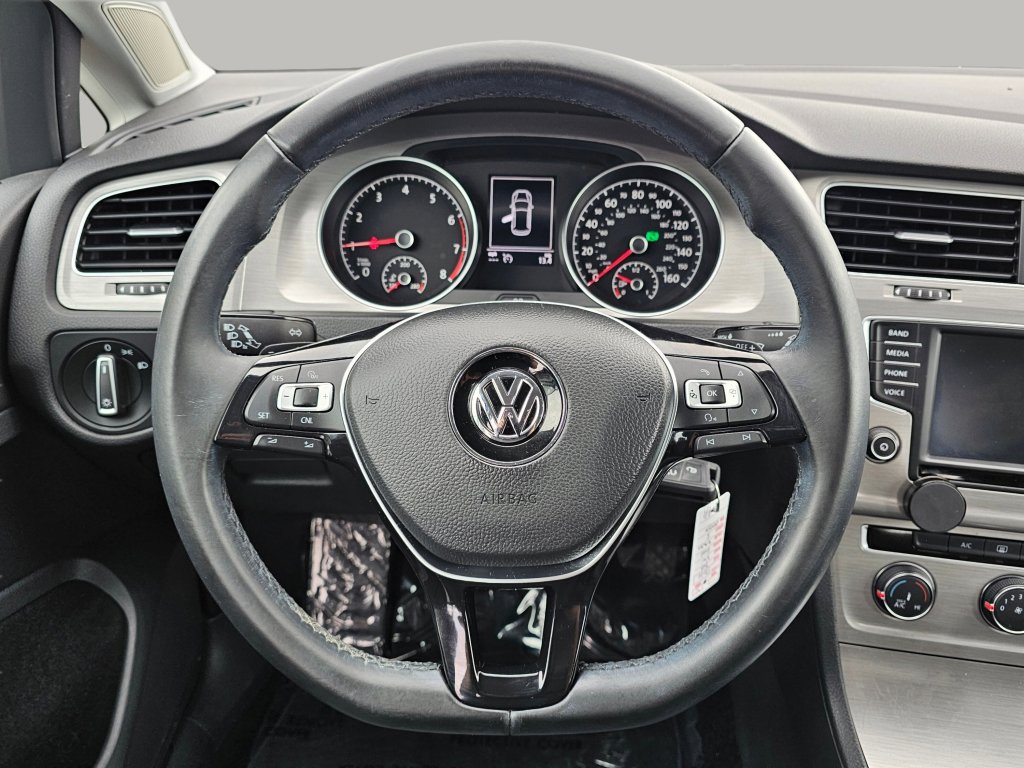 Used 2017 Volkswagen Golf S image 5