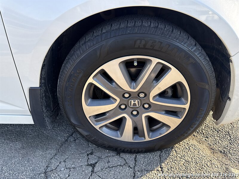 Used 2016 Honda Odyssey Touring Elite image 11
