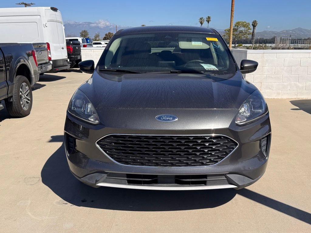 Used 2020 Ford Escape SE image 2