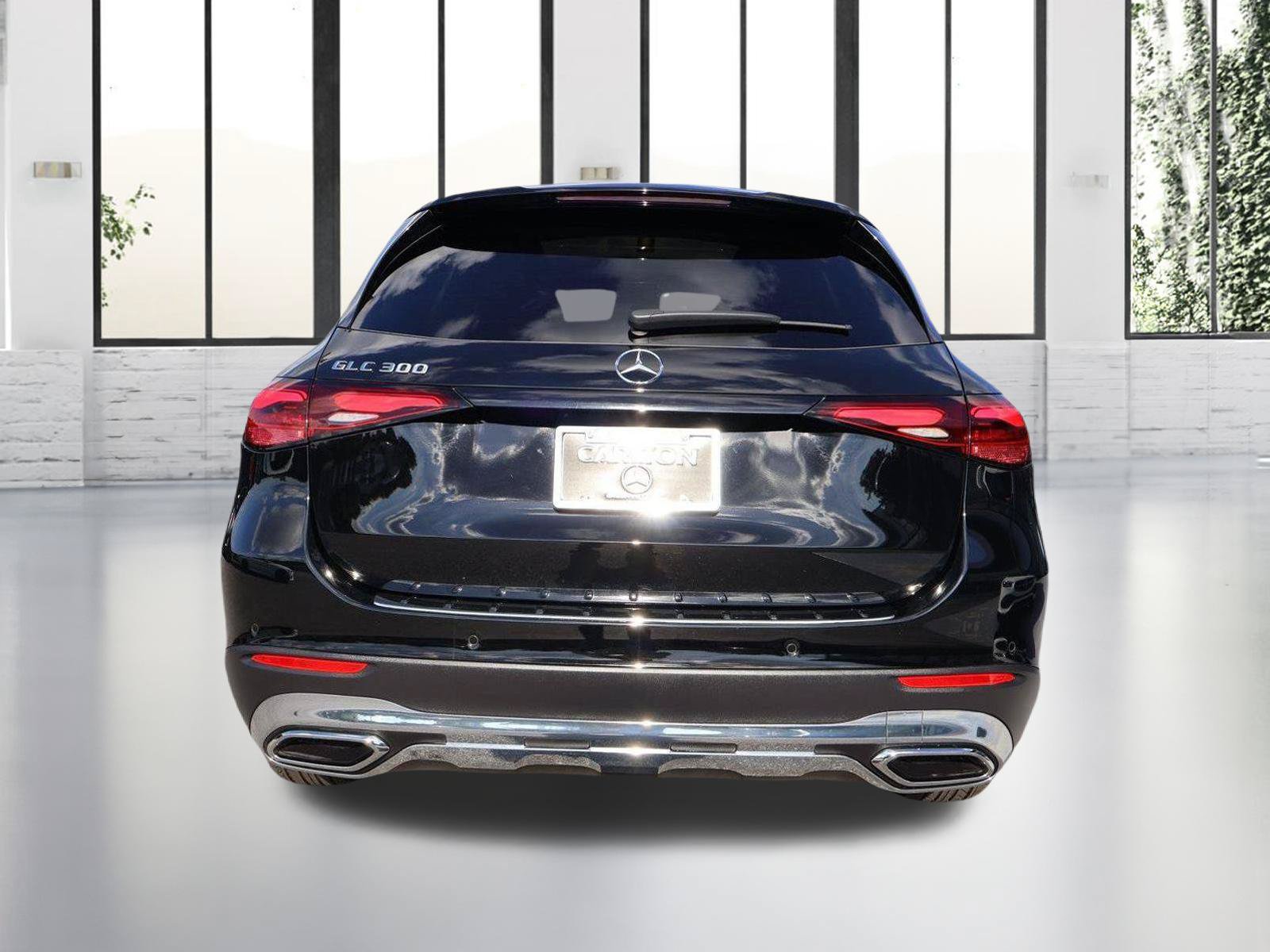 Used 2025 Mercedes-Benz GLC 300 image 4