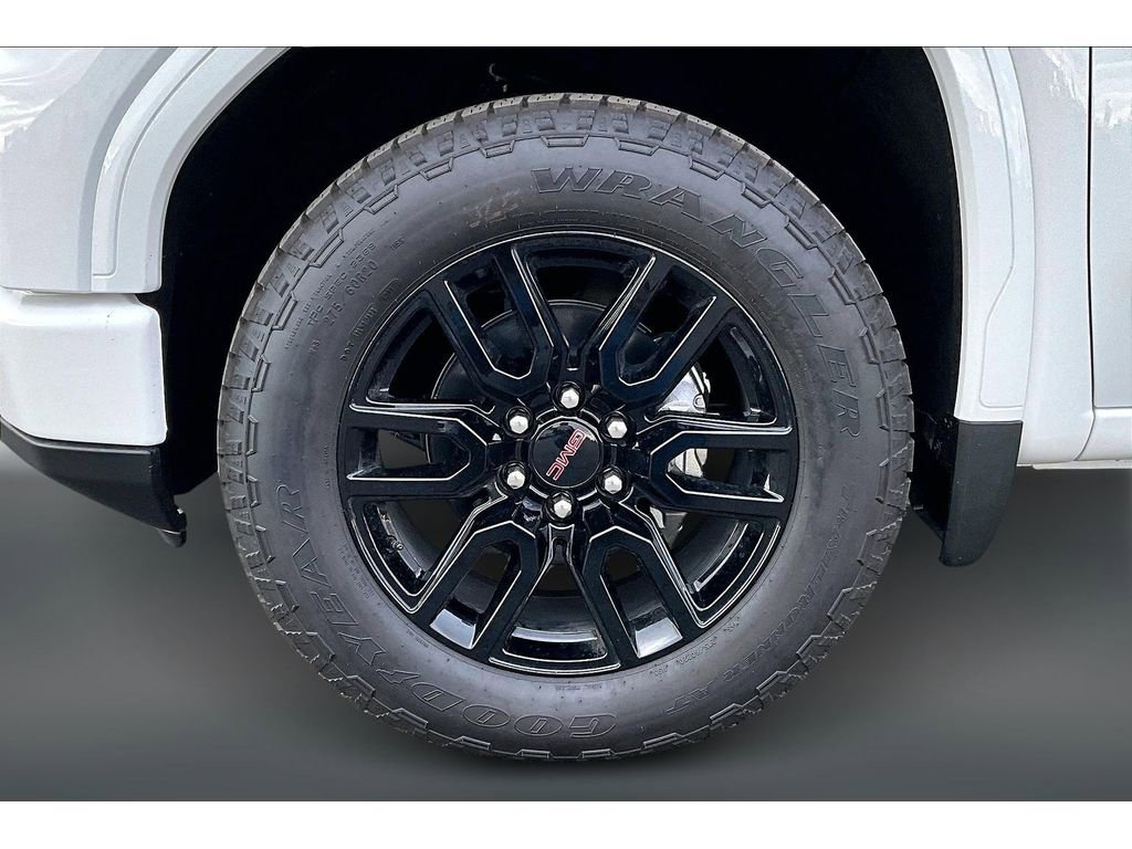 New 2025 GMC Sierra 1500 Elevation image 13