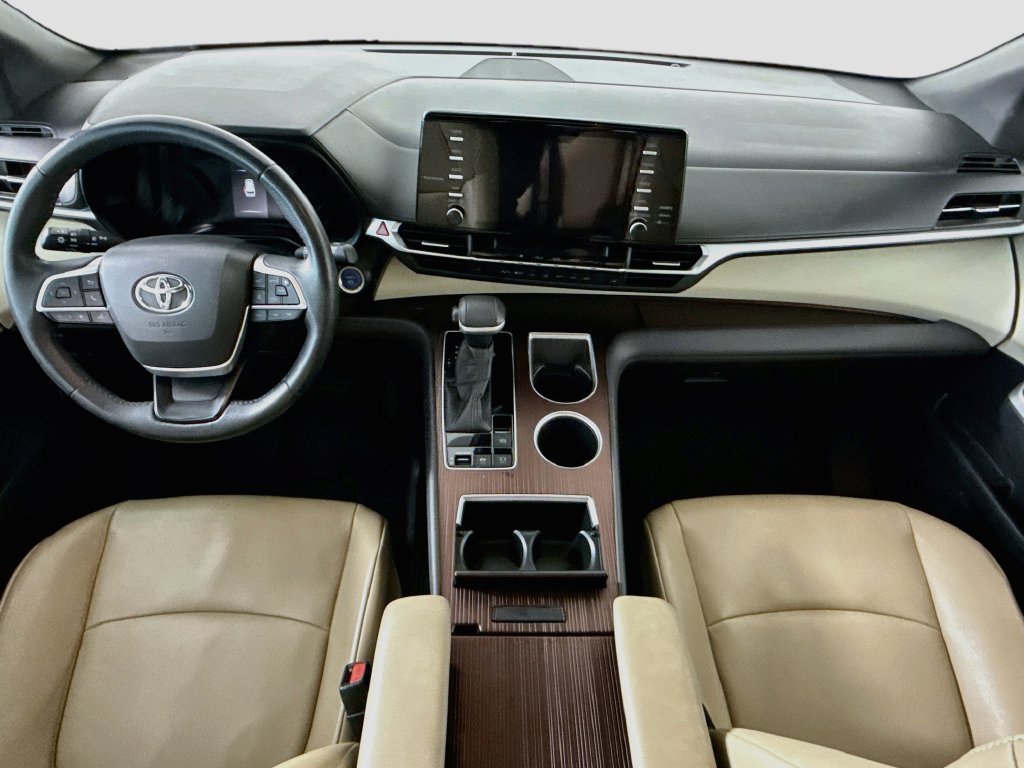 Used 2021 Toyota Sienna XLE FWD image 13