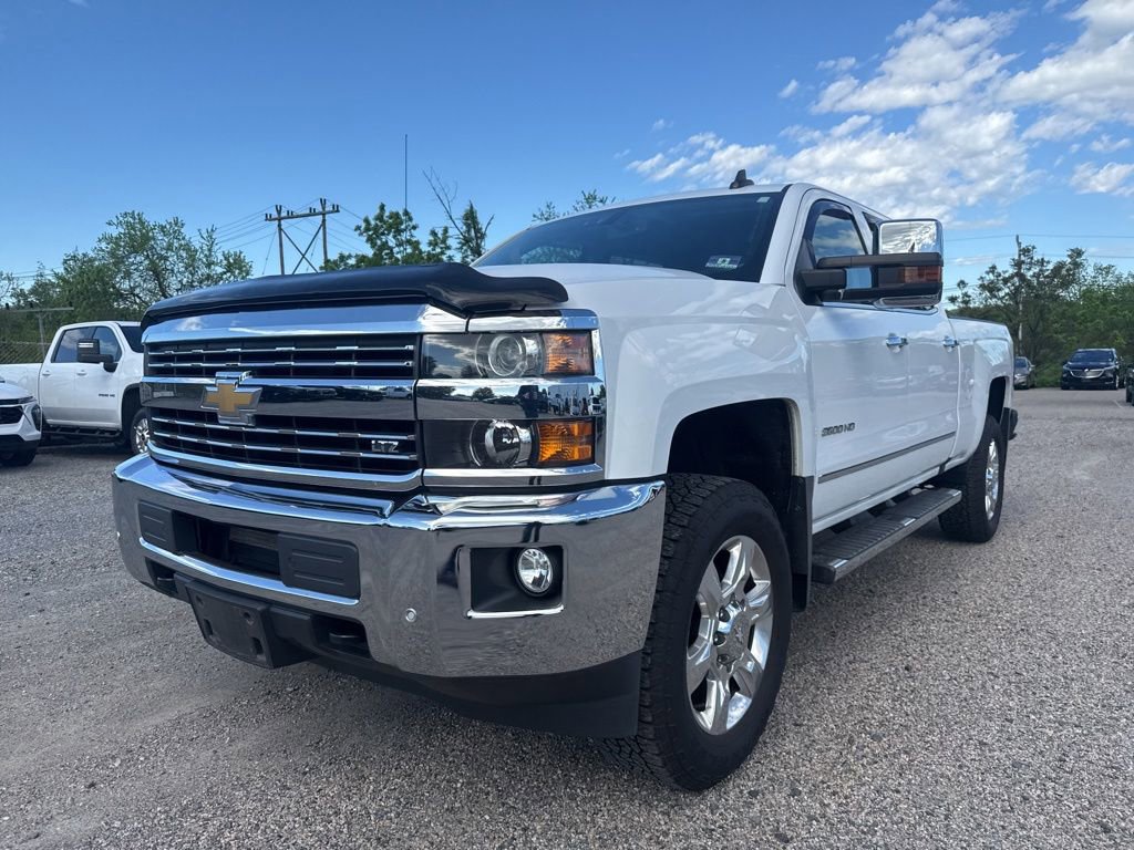 Used 2017 Chevrolet Silverado 2500 LTZ AWD/4WD image 5