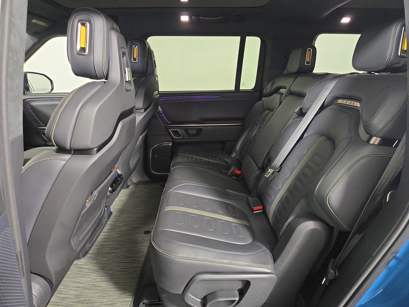 Used 2024 Rivian R1S Adventure AWD/4WD image 21