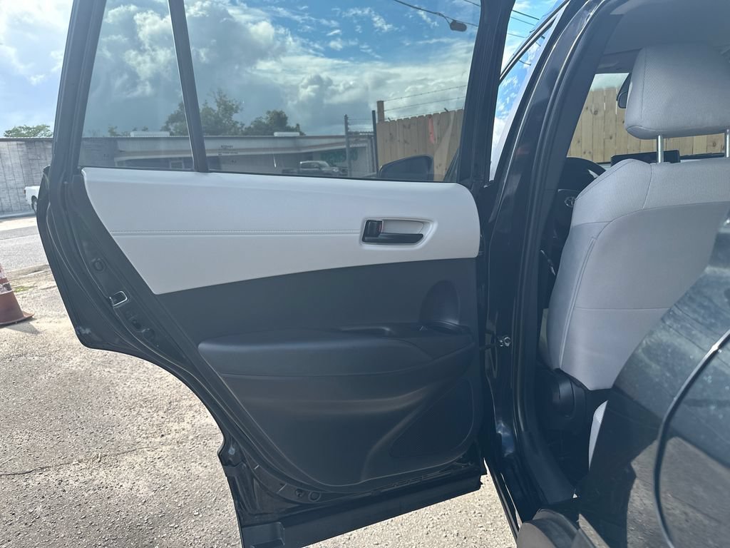Used 2022 Toyota Corolla Cross L FWD image 11