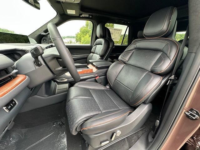 New 2027 Lincoln Navigator Black Label AWD/4WD image 16