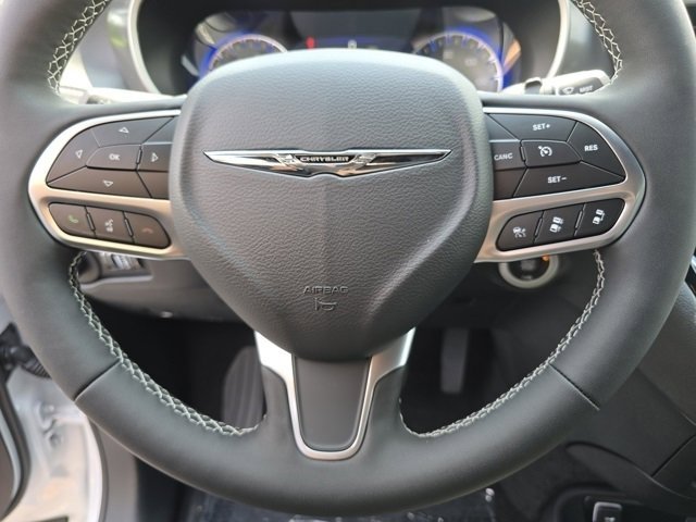 New 2026 Chrysler Pacifica Select image 31