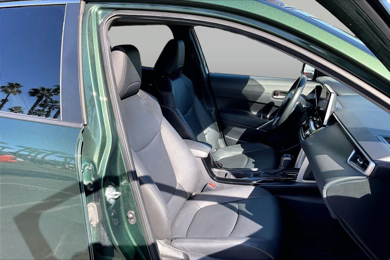 Certified 2024 Toyota Corolla Cross XLE w/ Convenience Package FWD image 8