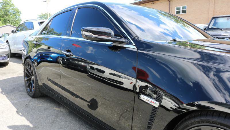 Used 2018 Cadillac CTS V w/ Luxury Package RWD image 3