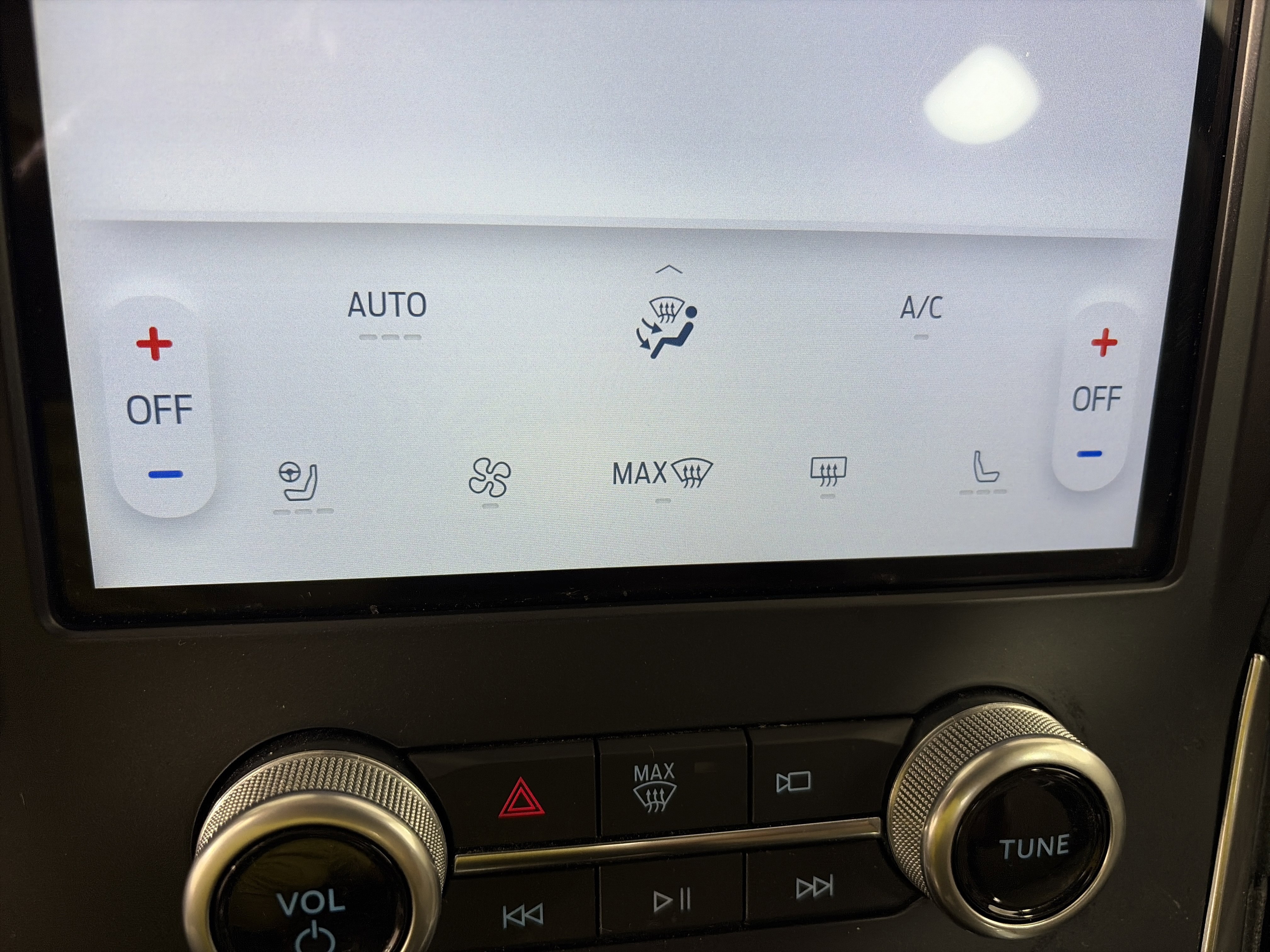 Used 2023 Ford Edge Titanium AWD/4WD image 23