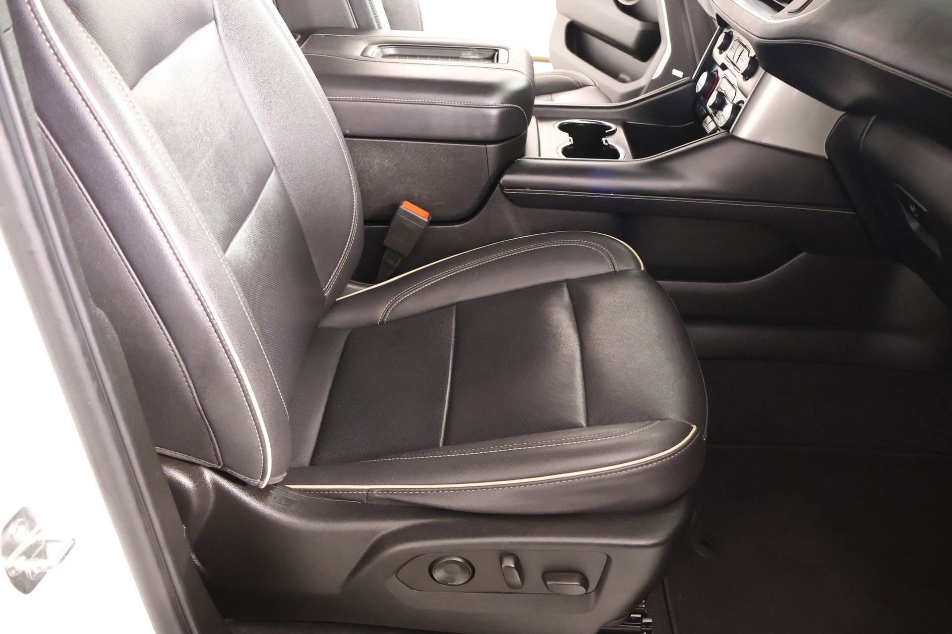 Used 2023 Chevrolet Suburban Premier RWD image 13
