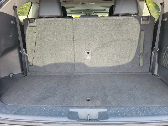 Used 2022 Toyota Highlander XLE FWD image 21