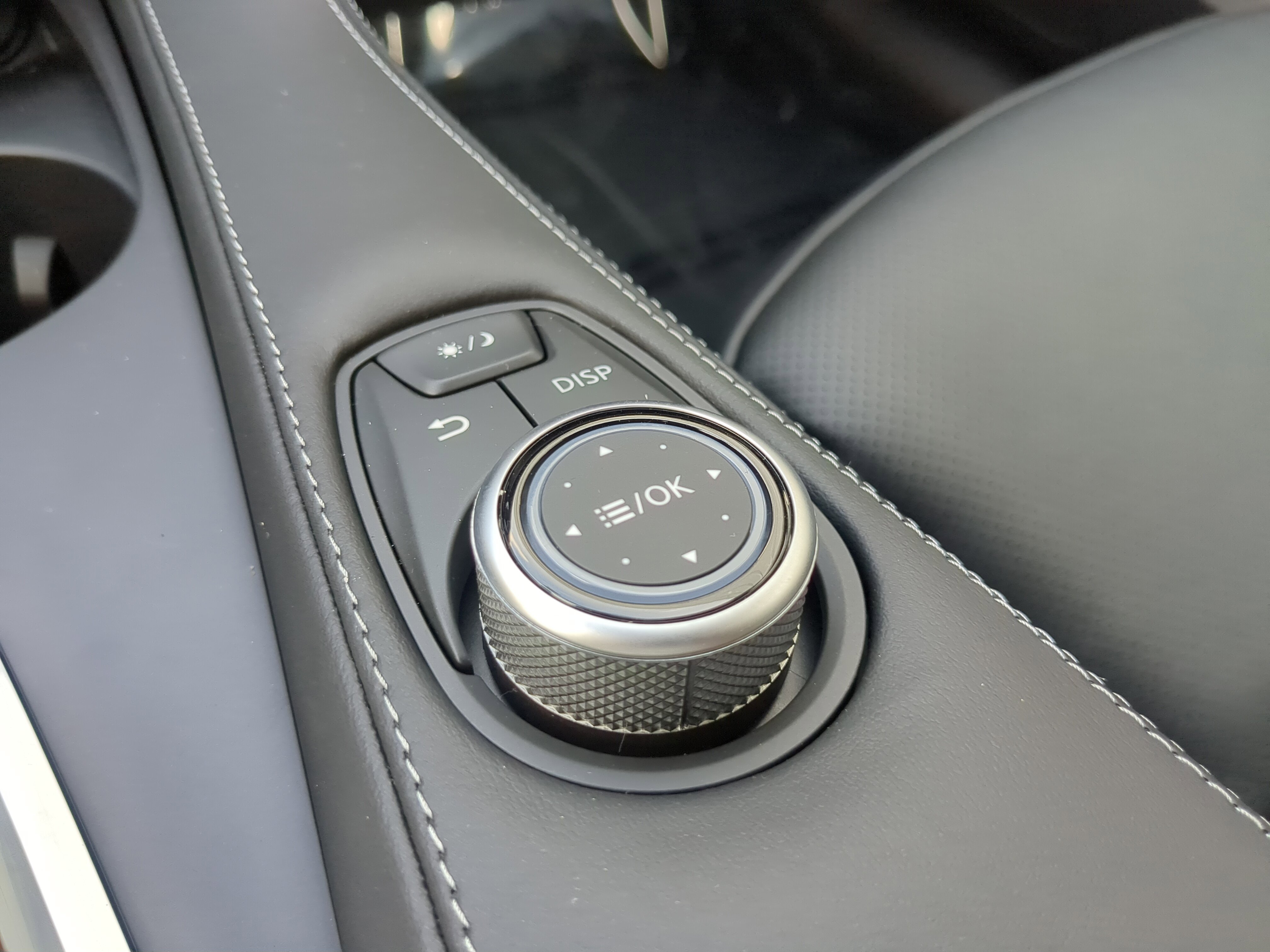 New 2025 INFINITI QX50 Luxe image 27