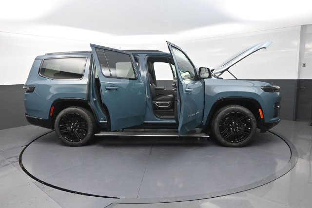 New 2026 Jeep Grand Wagoneer Limited AWD/4WD image 36