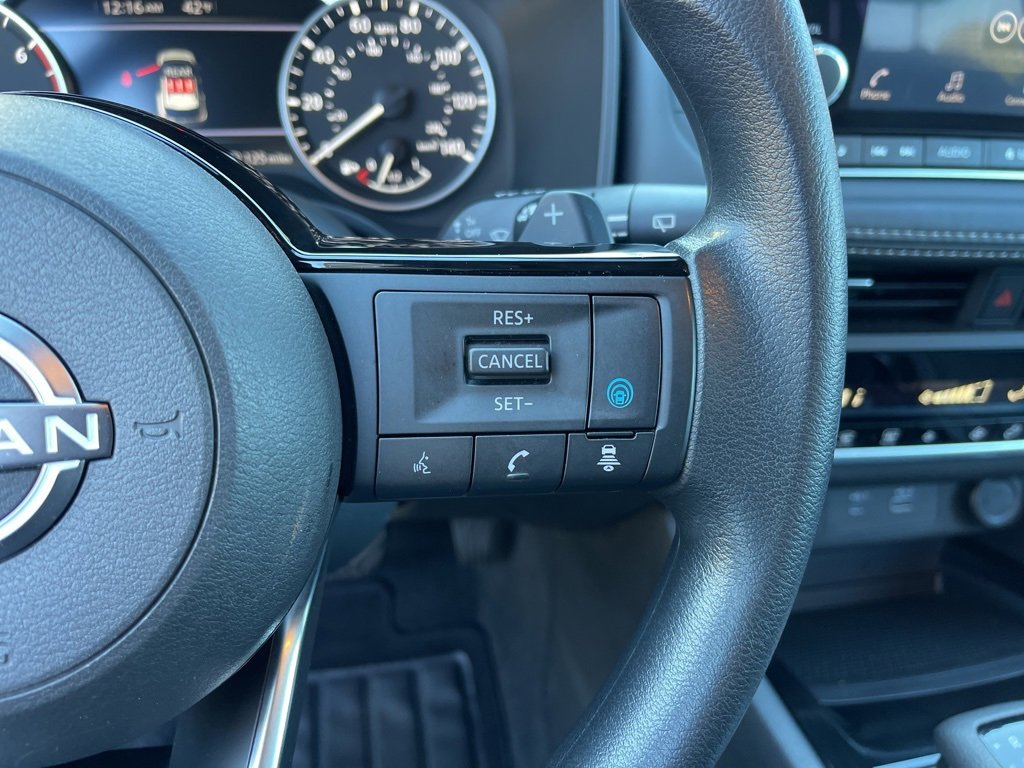 Used 2023 Nissan Rogue SV image 17