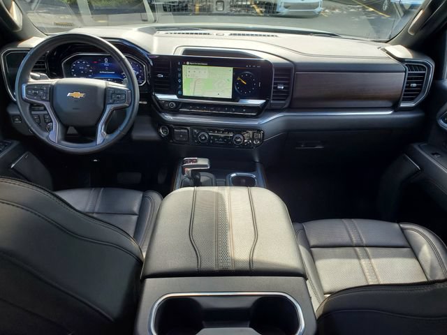 Certified 2025 Chevrolet Silverado 1500 High Country w/ Technology Package AWD/4WD image 17