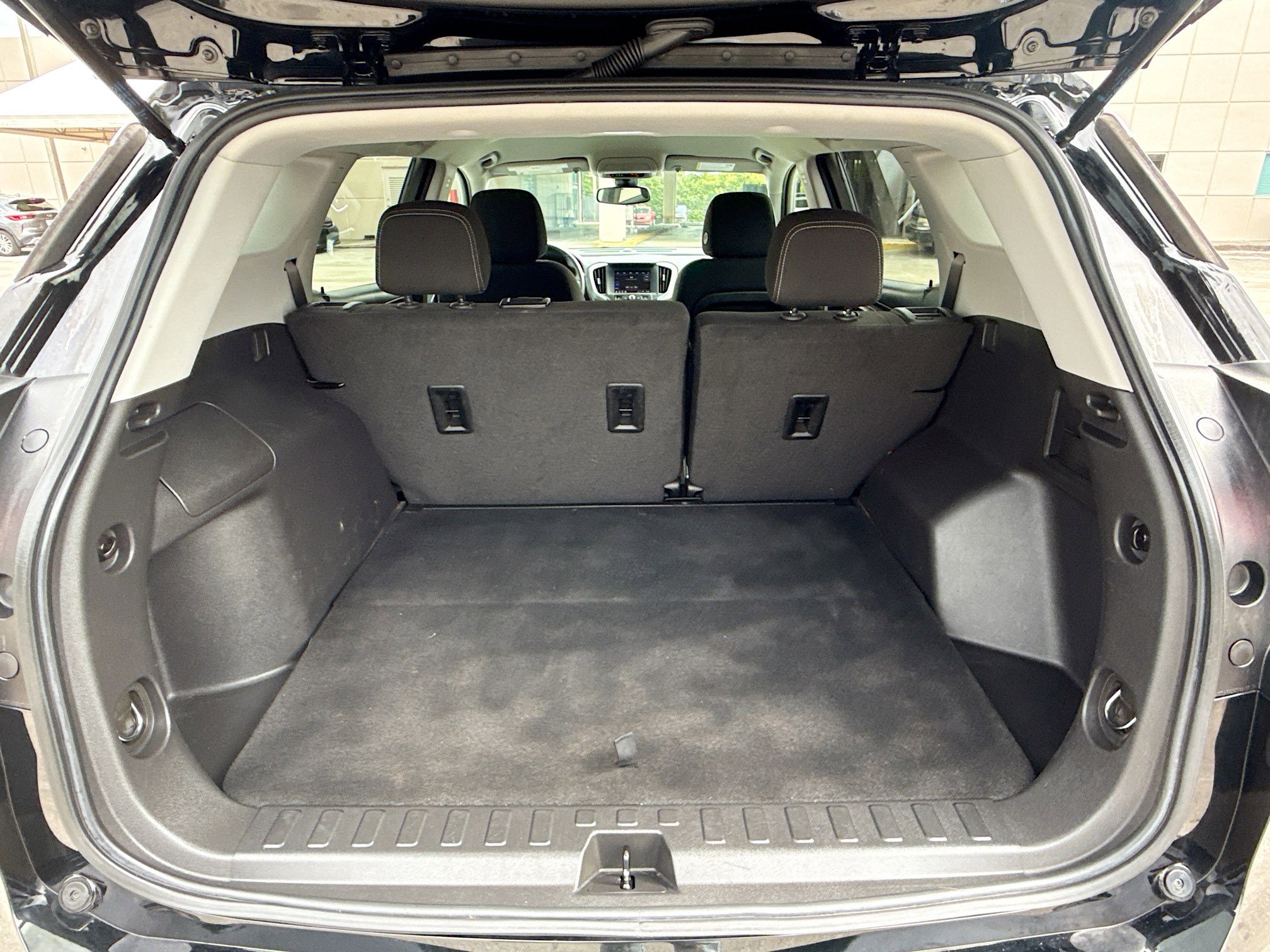 Used 2022 GMC Terrain SLE image 26