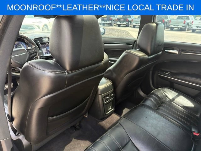 Used 2018 Chrysler 300 S w/ 300S Premium Group RWD image 20