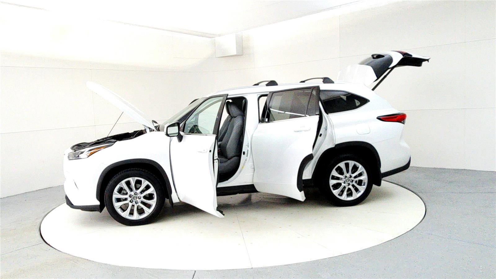 Used 2023 Toyota Highlander Limited image 10