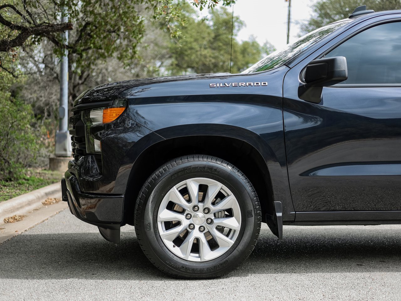 Used 2022 Chevrolet Silverado 1500 Custom image 13