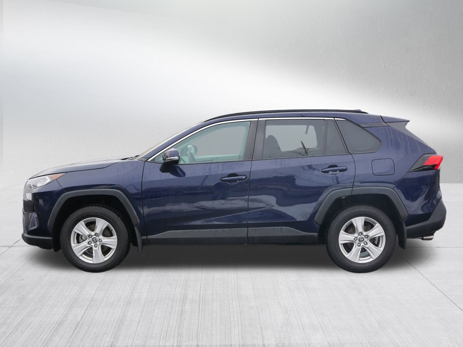 Used 2020 Toyota RAV4 XLE image 4