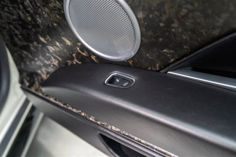 Used 2018 Aston Martin DB11 V12 RWD image 73