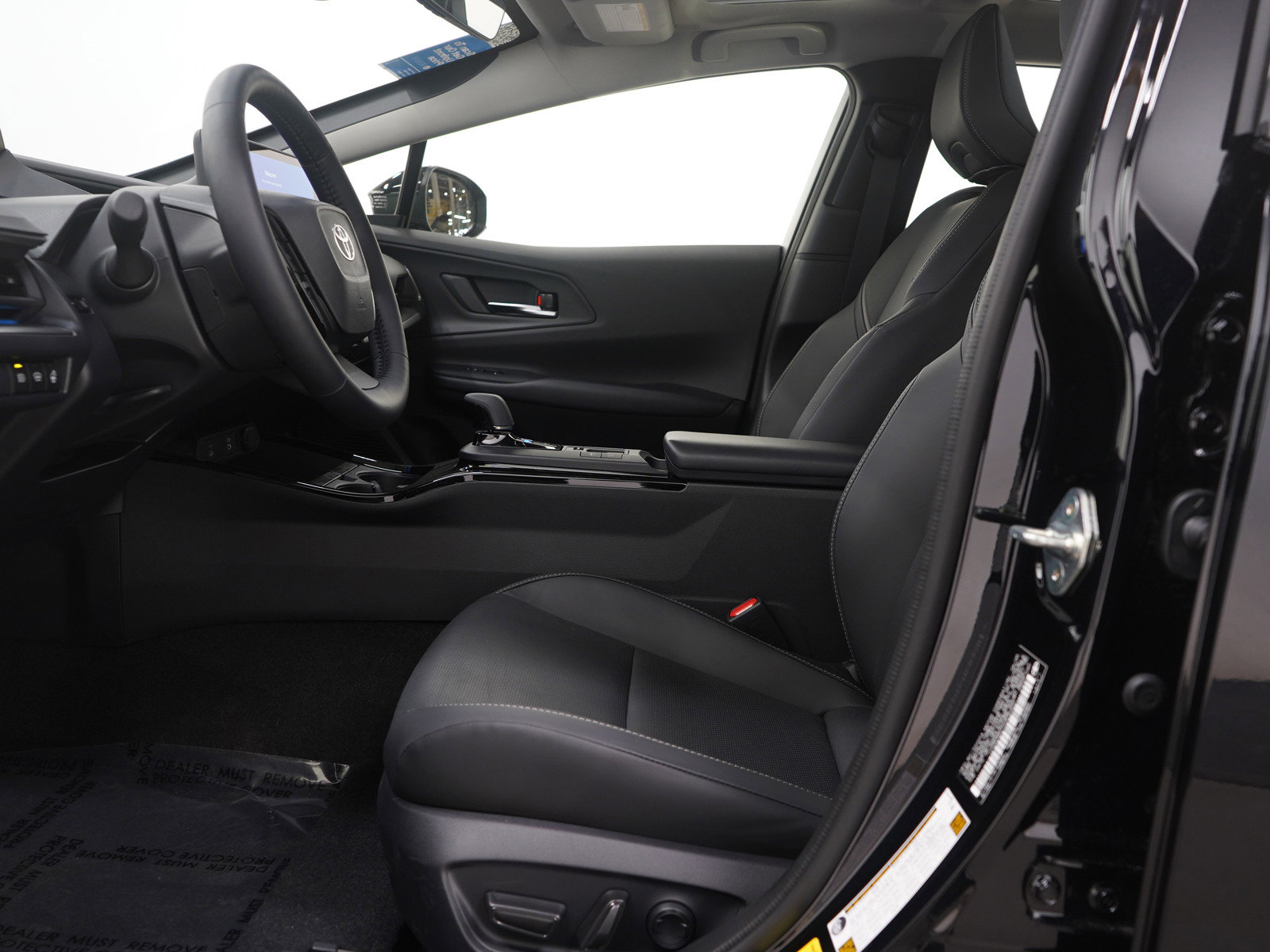 Used 2025 Toyota Prius AWD image 23