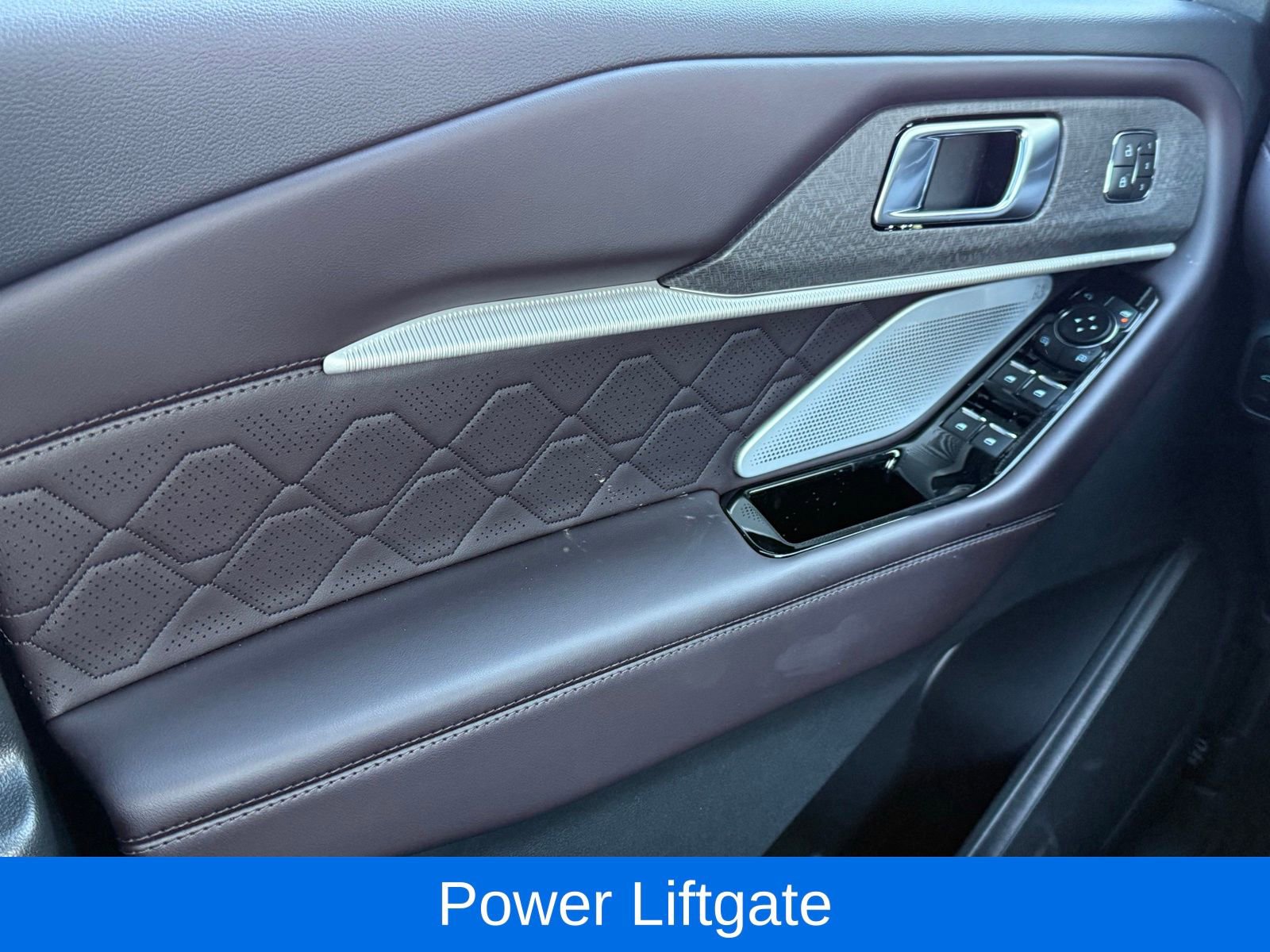 Used 2025 Ford Explorer Platinum w/ LUX Leather Package image 39