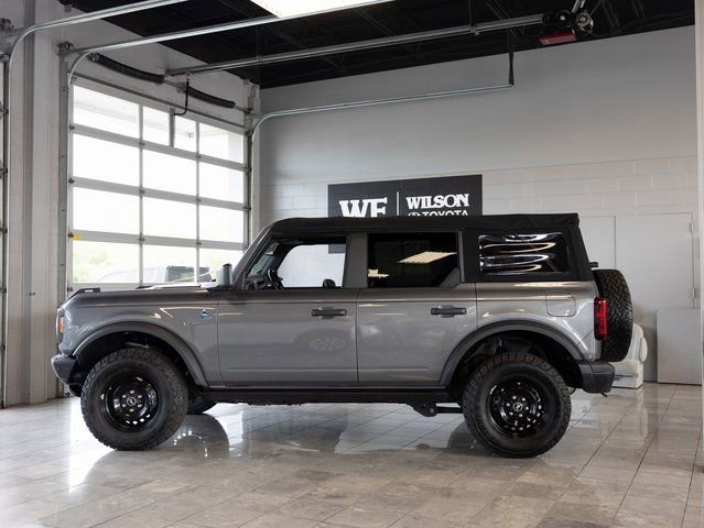 Used 2021 Ford Bronco Black Diamond image 1