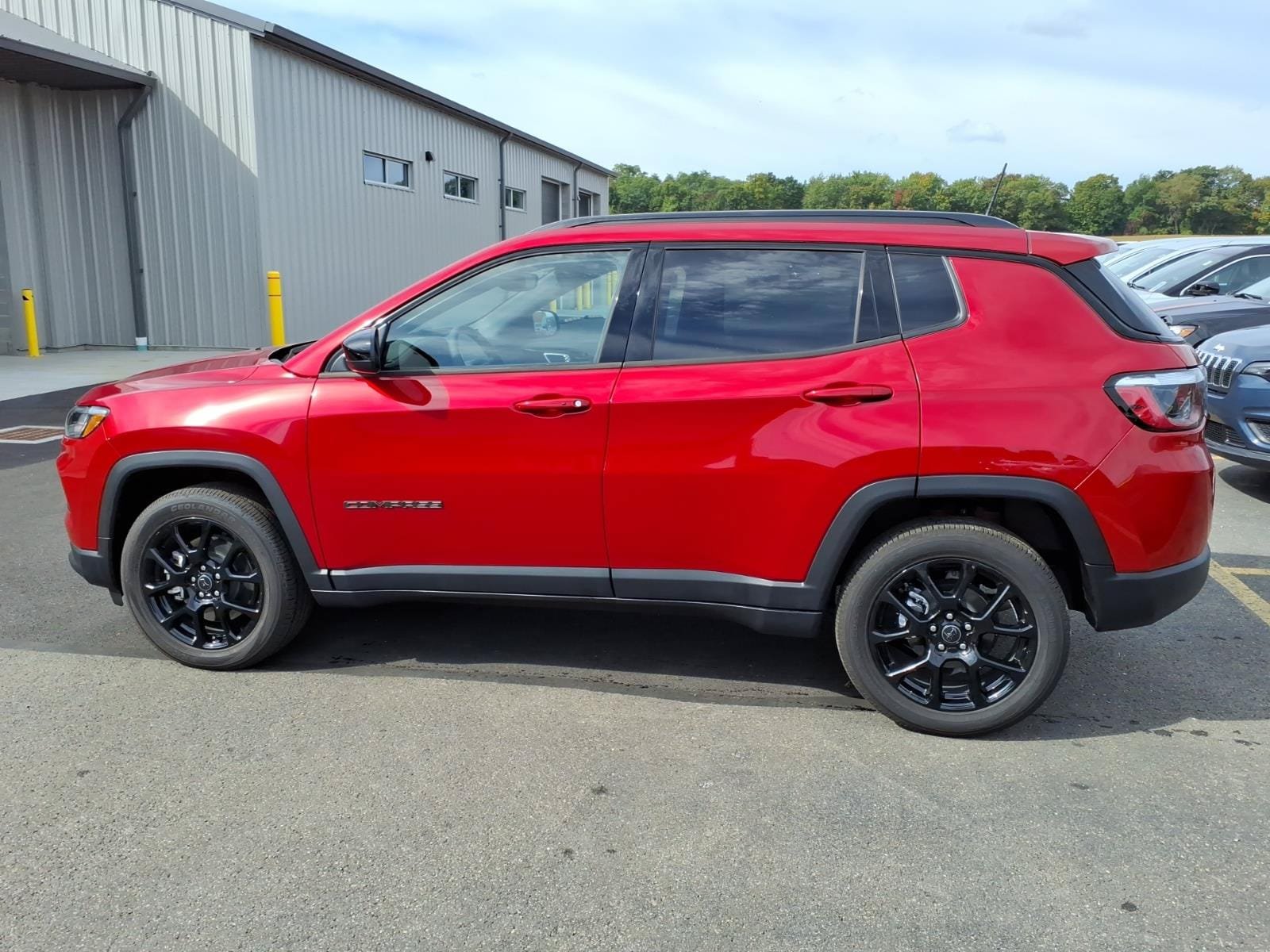 Used 2026 Jeep Compass Latitude AWD/4WD image 8
