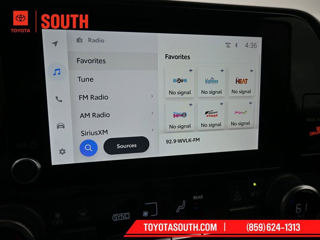 Used 2023 Toyota Highlander L image 13