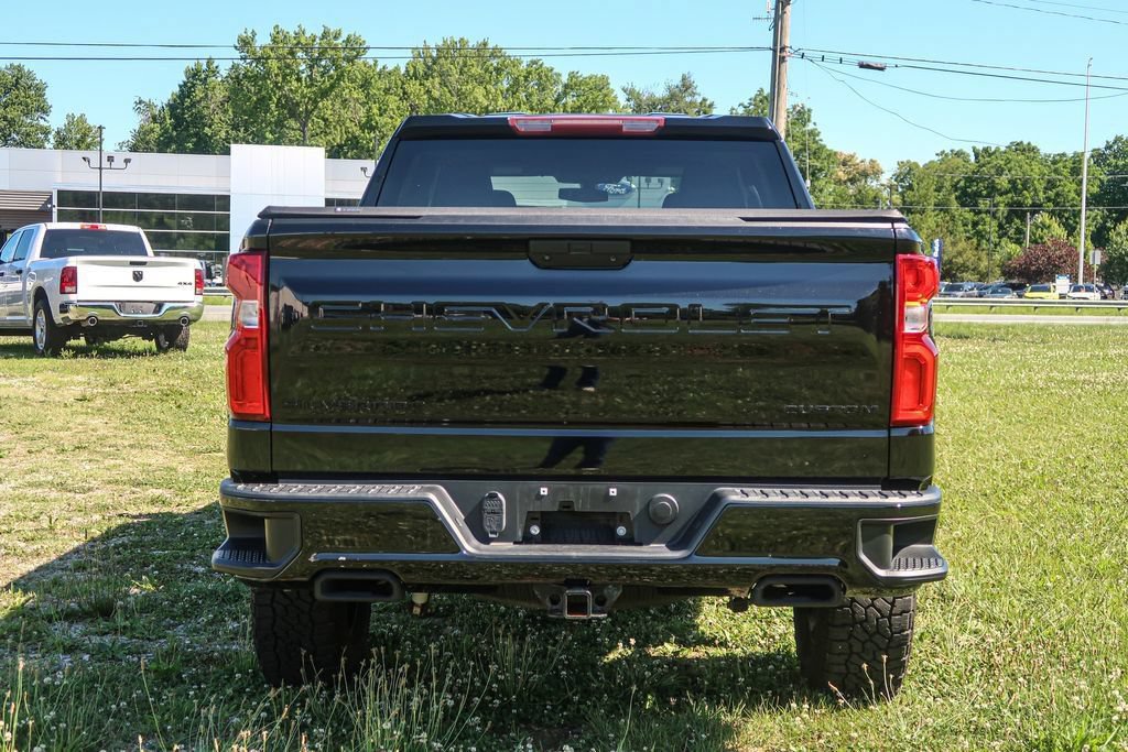 Used 2021 Chevrolet Silverado 1500 Custom Trail Boss w/ Midnight Edition AWD/4WD image 11
