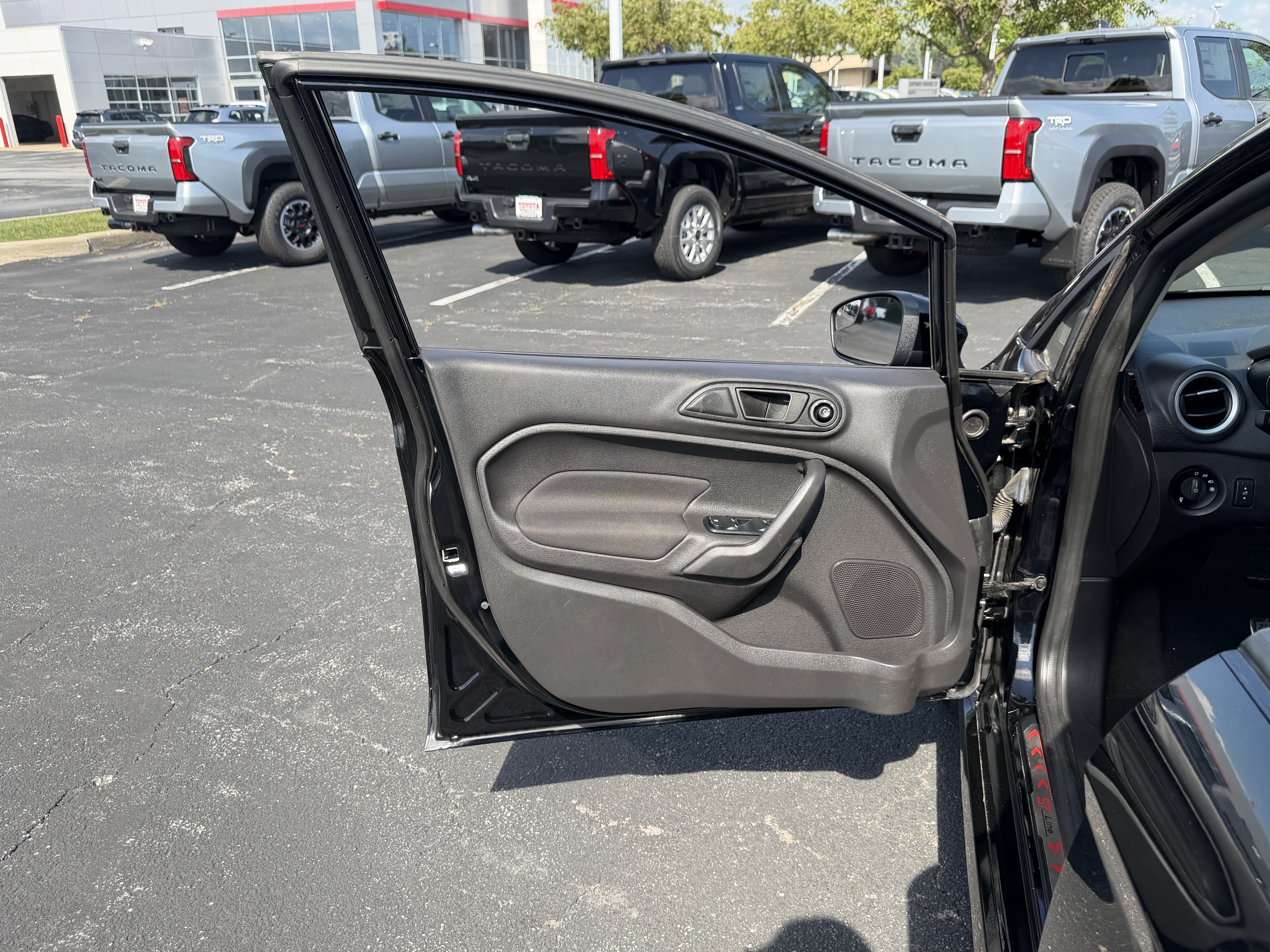 Used 2019 Ford Fiesta ST-Line w/ ST Line Cold Weather Package FWD image 18