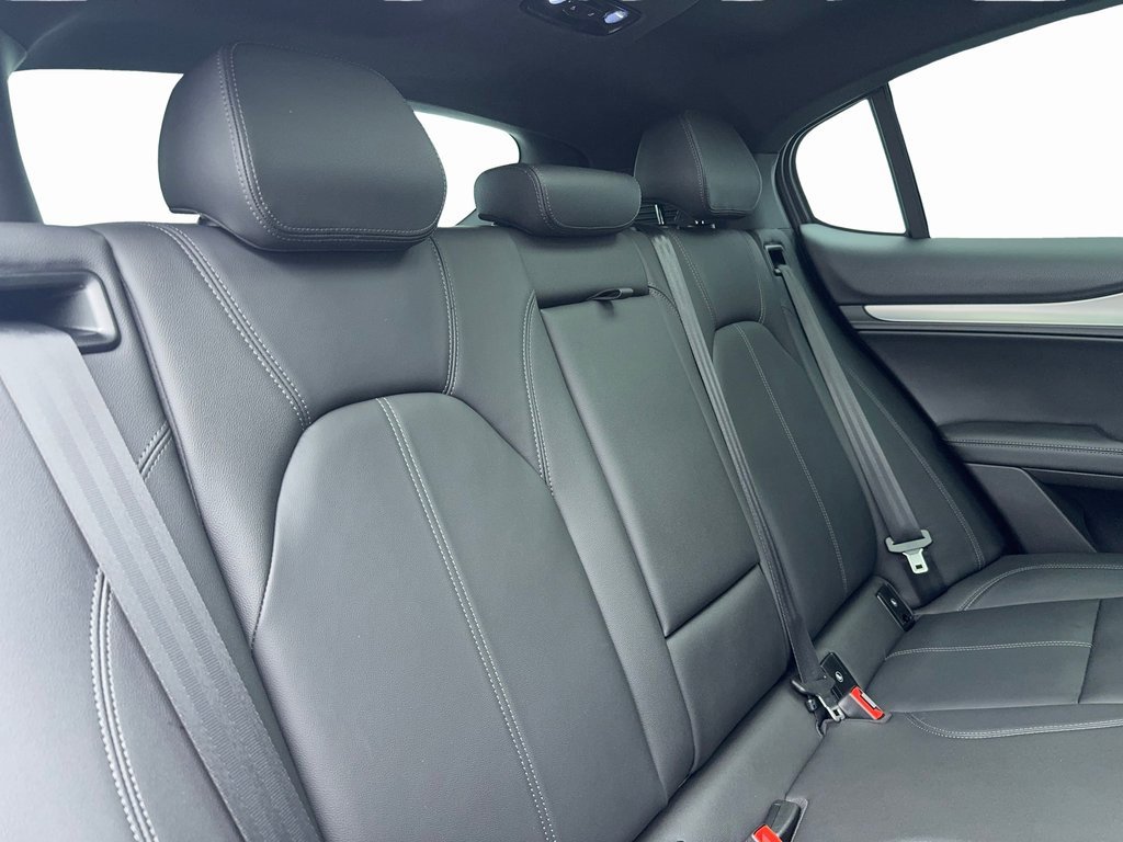 New 2025 Alfa Romeo Stelvio Sprint w/ Convenience Package image 38