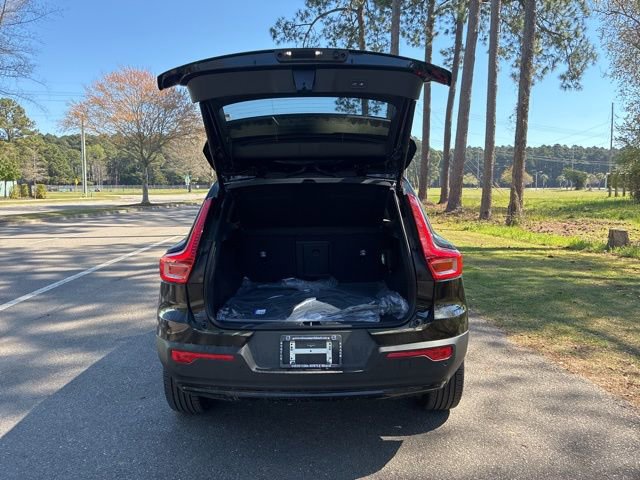 New 2026 Volvo XC40 B5 Plus w/ Protection Package Premier AWD/4WD image 19
