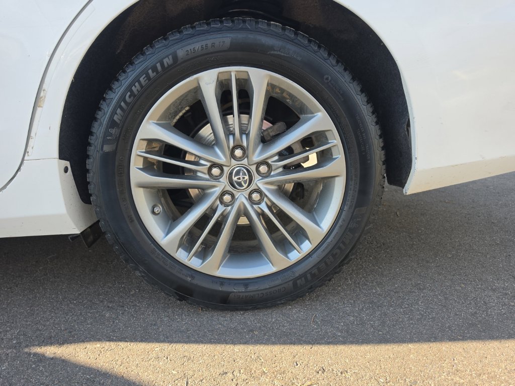 Used 2016 Toyota Camry SE FWD image 32