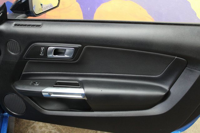 Used 2021 Ford Mustang Convertible image 8