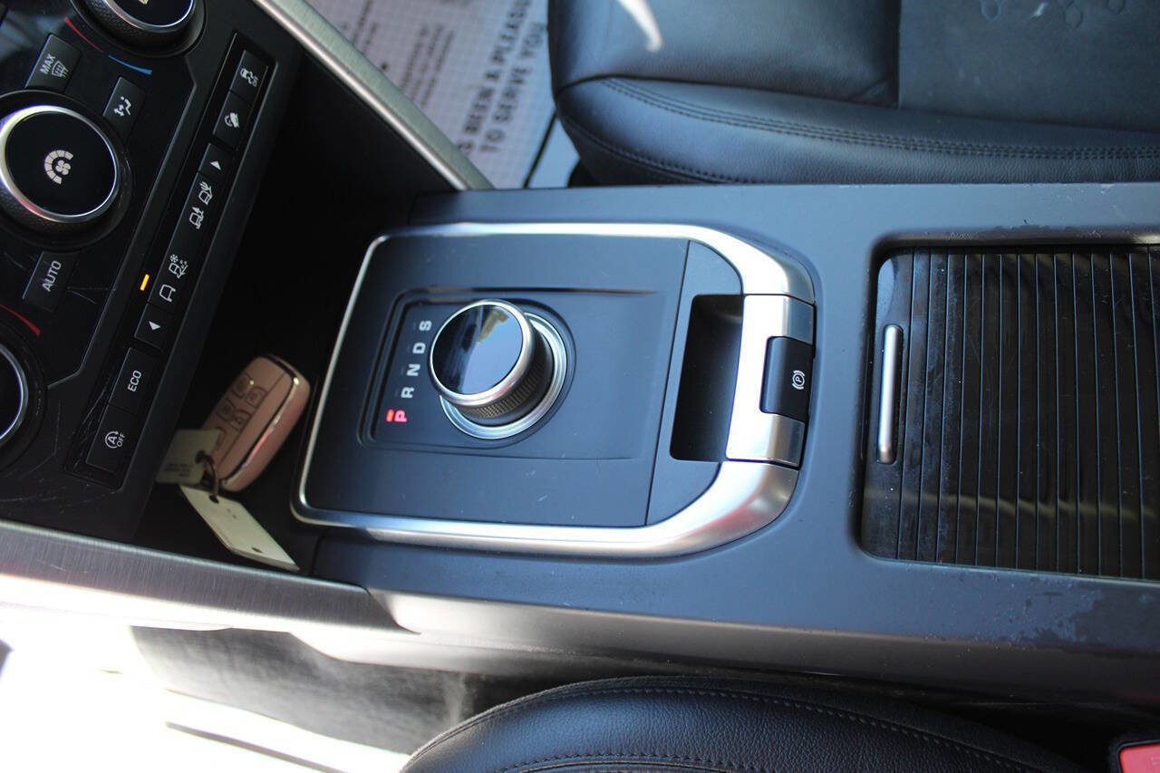 Used 2018 Land Rover Discovery Sport SE image 23