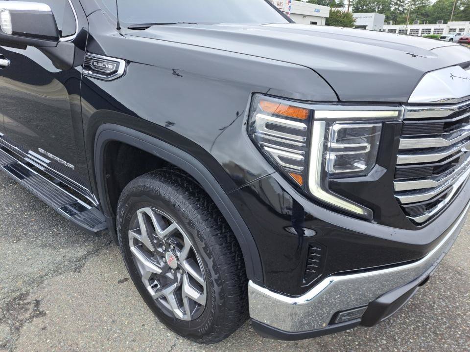 Used 2023 GMC Sierra 1500 SLT w/ SLT Premium Package AWD/4WD image 16