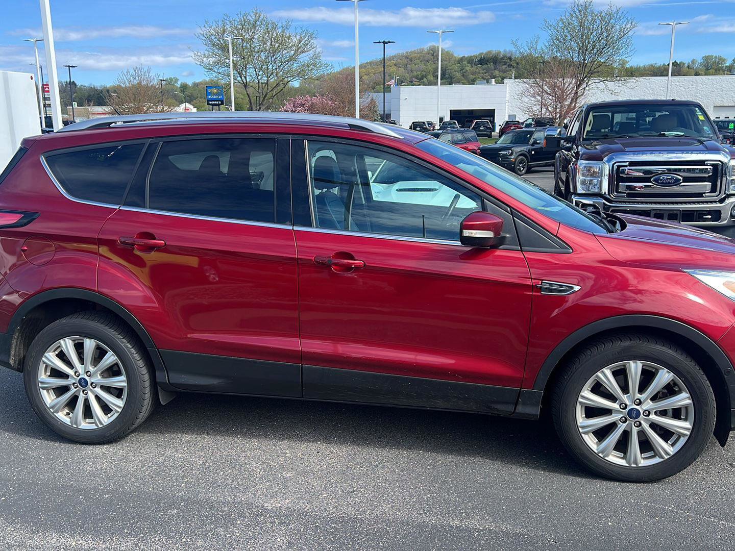 Used 2017 Ford Escape Titanium w/ Equipment Group 301A FWD image 3
