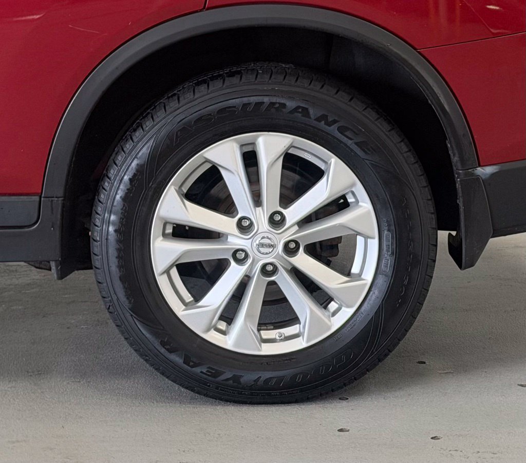 Used 2015 Nissan Rogue SV w/ SV Moonroof Package AWD/4WD image 8